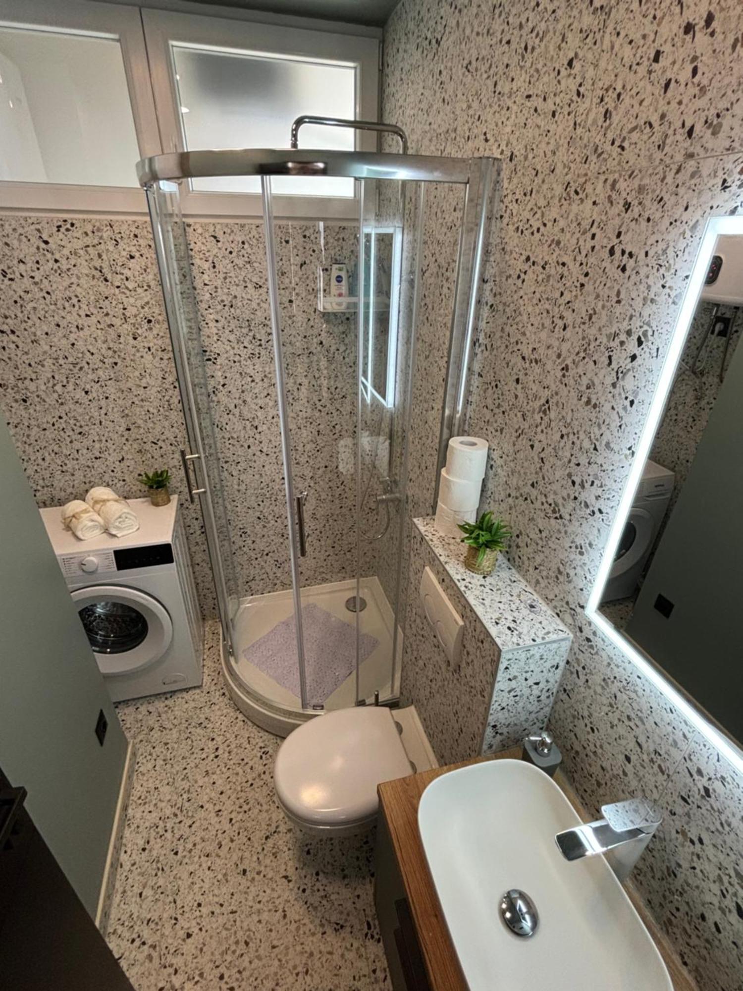Studio Apartman Versi Old Town زادار المظهر الخارجي الصورة